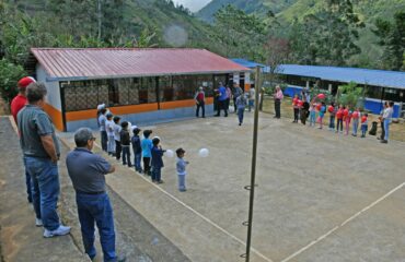 Entregan obras de infraestructura escolar